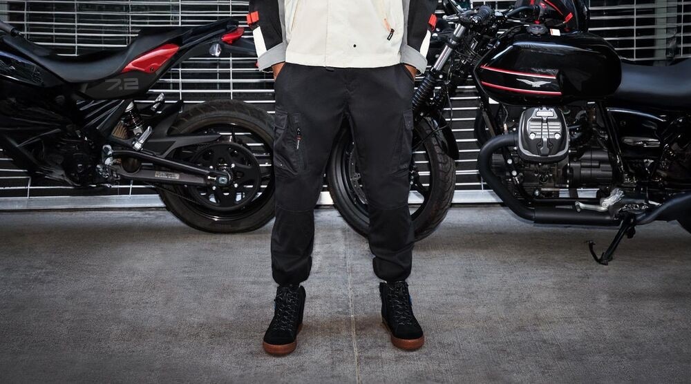 Con la nuova collezione di abbigliamento, Alpinestars trasforma i capi tecnici da moto in streetwear